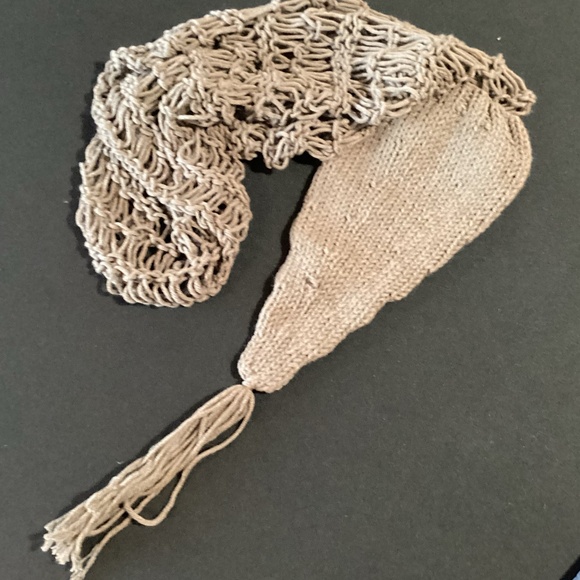 114. Crochet Baby Photoshoot Blanket & Hat Set $12 - Picture 2 of 2